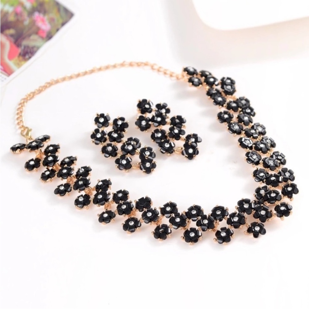 Elegant Black Floral Necklace and Earring Set